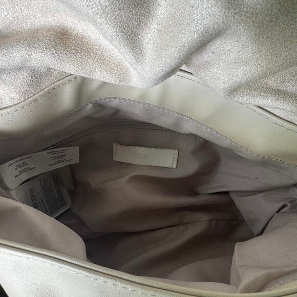 Cream Quilted Purse - Picture 4 of 4